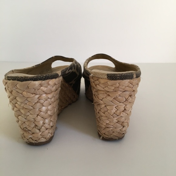 Chinese Laundry Linen Peep-Toe Wedge Heels - Picture 4 of 6